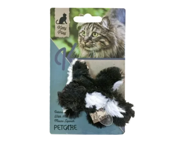 Kitty play squeaking skunk
